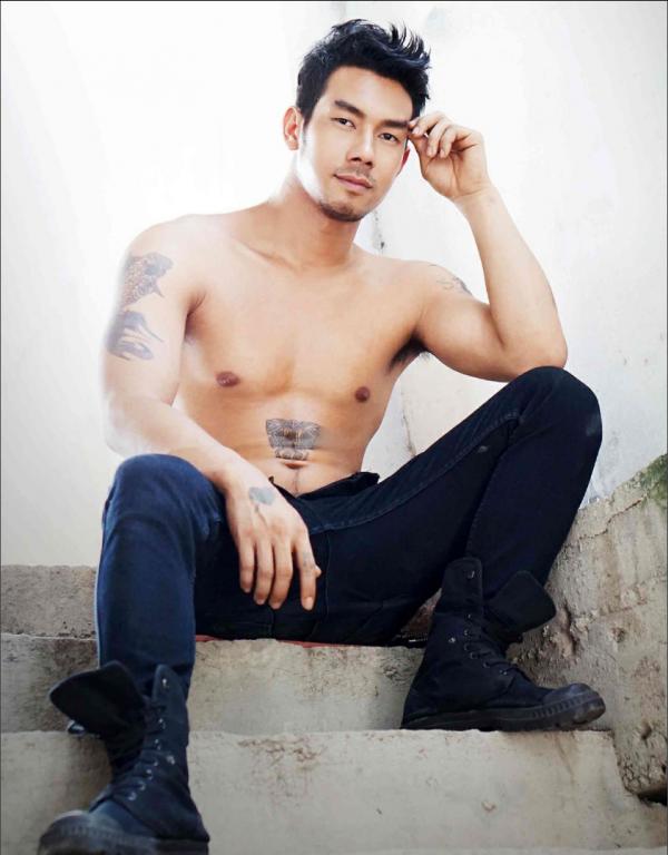 MAN-OMG-3---Guy-On-Hot-Street